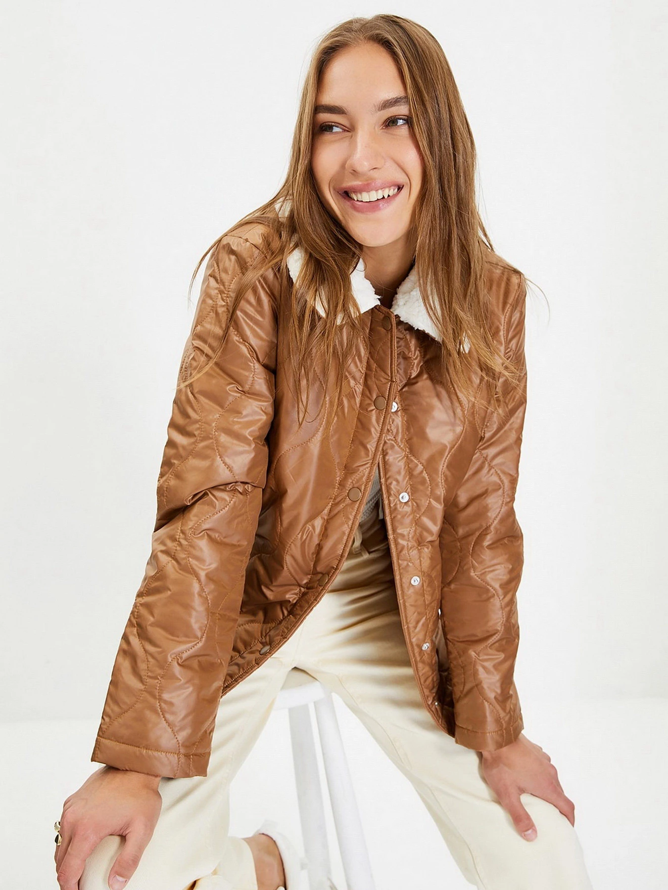 Куртки и дубленки Trendyol модель TWOAW22MO0480/Camel Фото