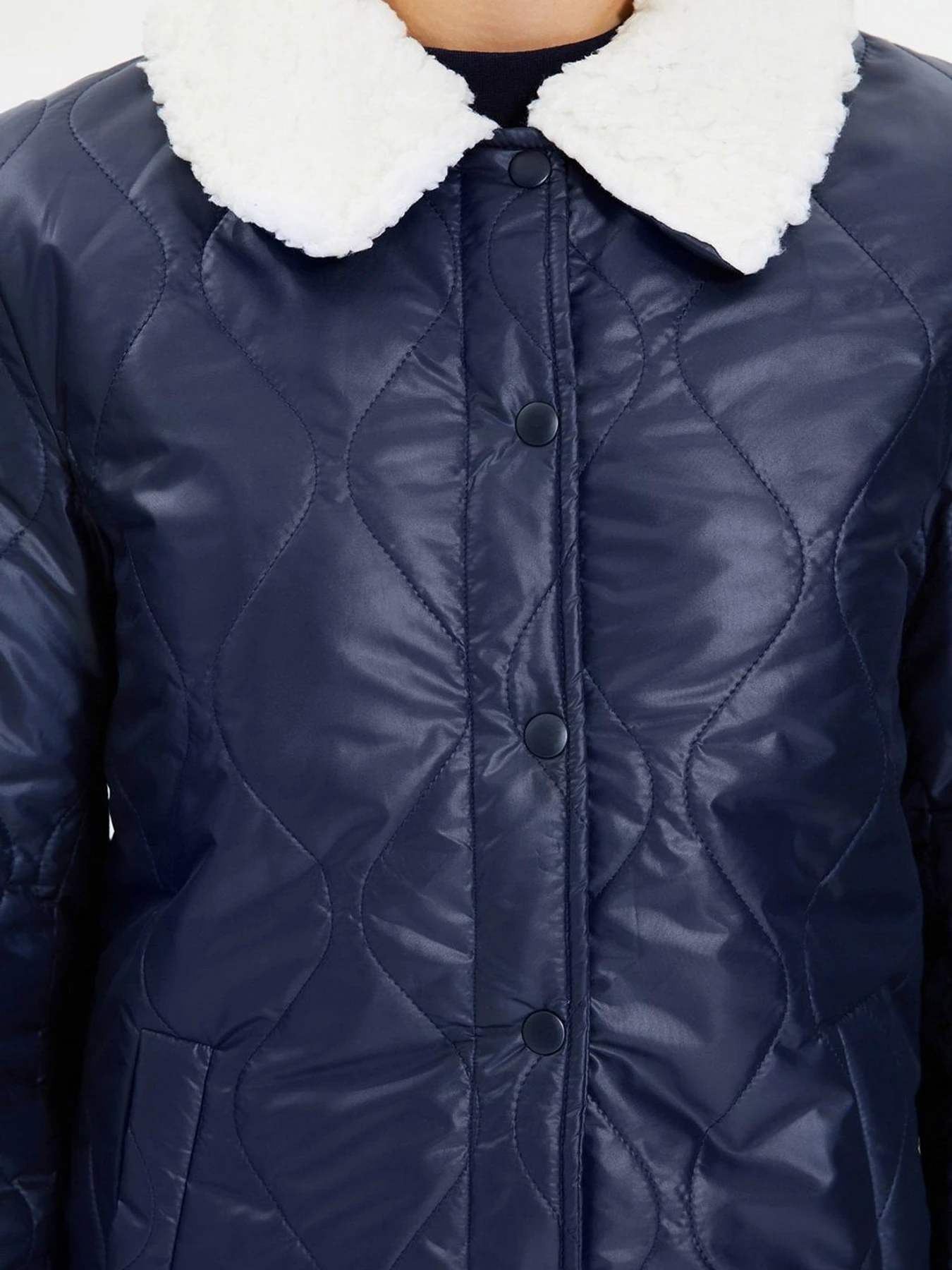 Куртки и дубленки Trendyol модель TWOAW22MO0480/Lacivert Куртки и дубленки Trendyol модель TWOAW22MO0480/Lacivert Фото