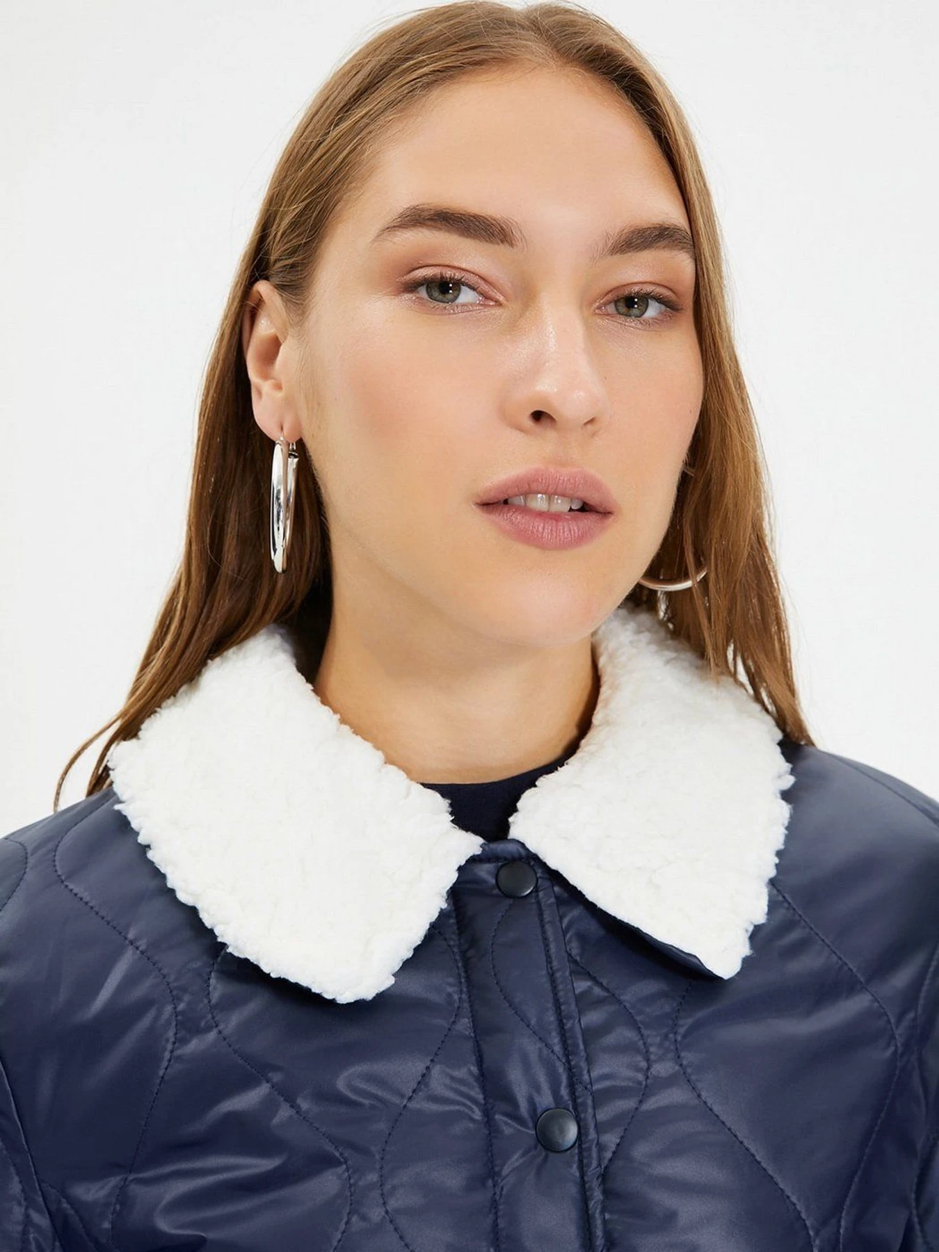 Куртки и дубленки Trendyol модель TWOAW22MO0480/Lacivert Куртки и дубленки Trendyol модель TWOAW22MO0480/Lacivert Фото
