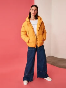 Куртки и дубленки Trendyol модель TWOAW21MO0022/Hardal Фото