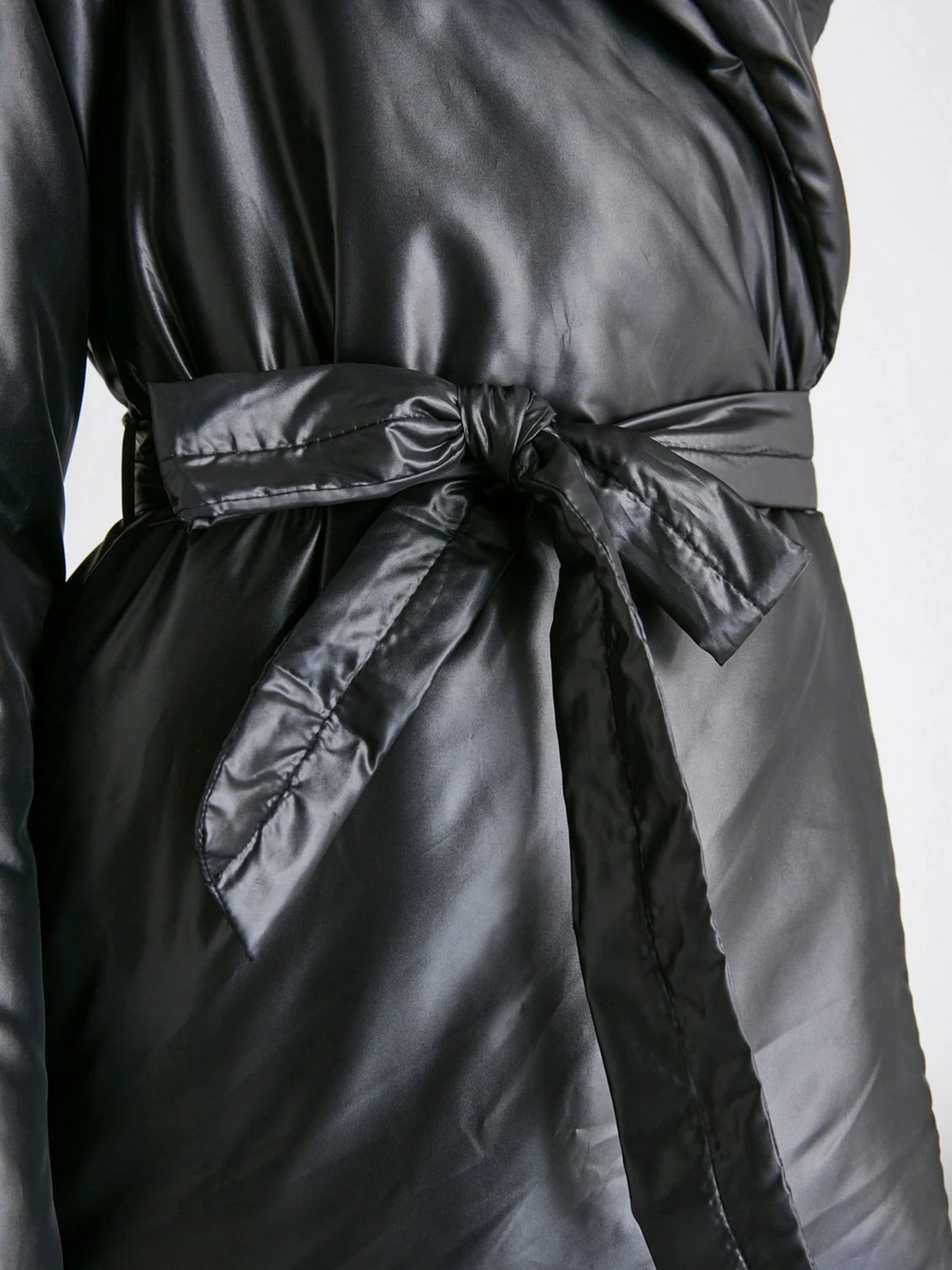 Куртки и дубленки Trendyol модель TWOAW21MO0051/Siyah Куртки и дубленки Trendyol модель TWOAW21MO0051/Siyah Фото