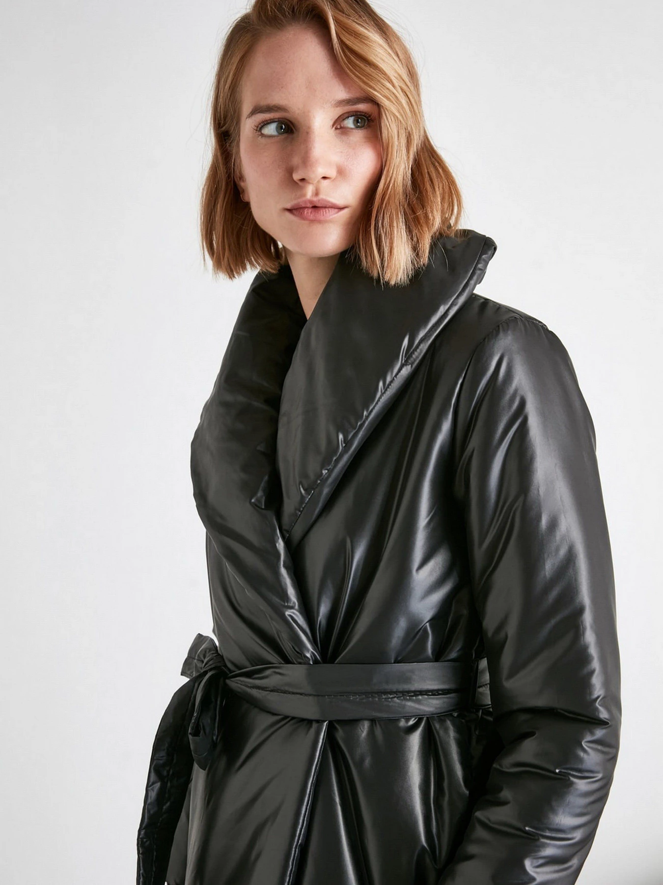 Куртки и дубленки Trendyol модель TWOAW21MO0051/Siyah Куртки и дубленки Trendyol модель TWOAW21MO0051/Siyah Фото