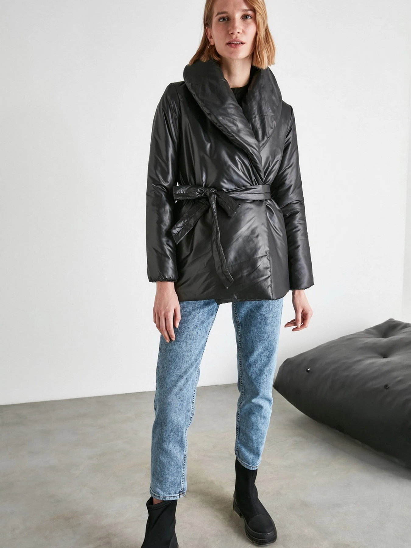 Куртки и дубленки Trendyol модель TWOAW21MO0051/Siyah Куртки и дубленки Trendyol модель TWOAW21MO0051/Siyah Фото