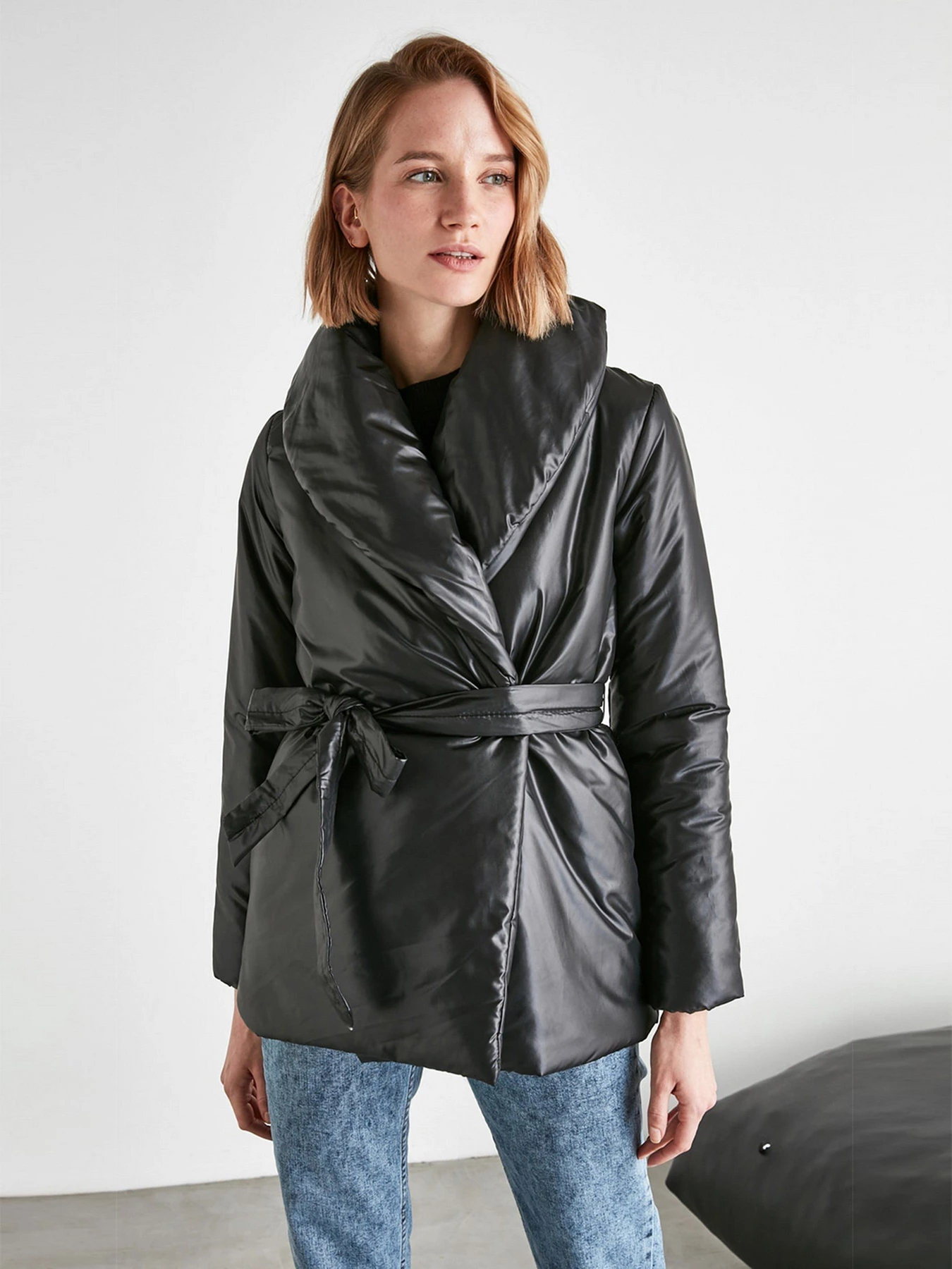 Куртки и дубленки Trendyol модель TWOAW21MO0051/Siyah Куртки и дубленки Trendyol модель TWOAW21MO0051/Siyah Фото