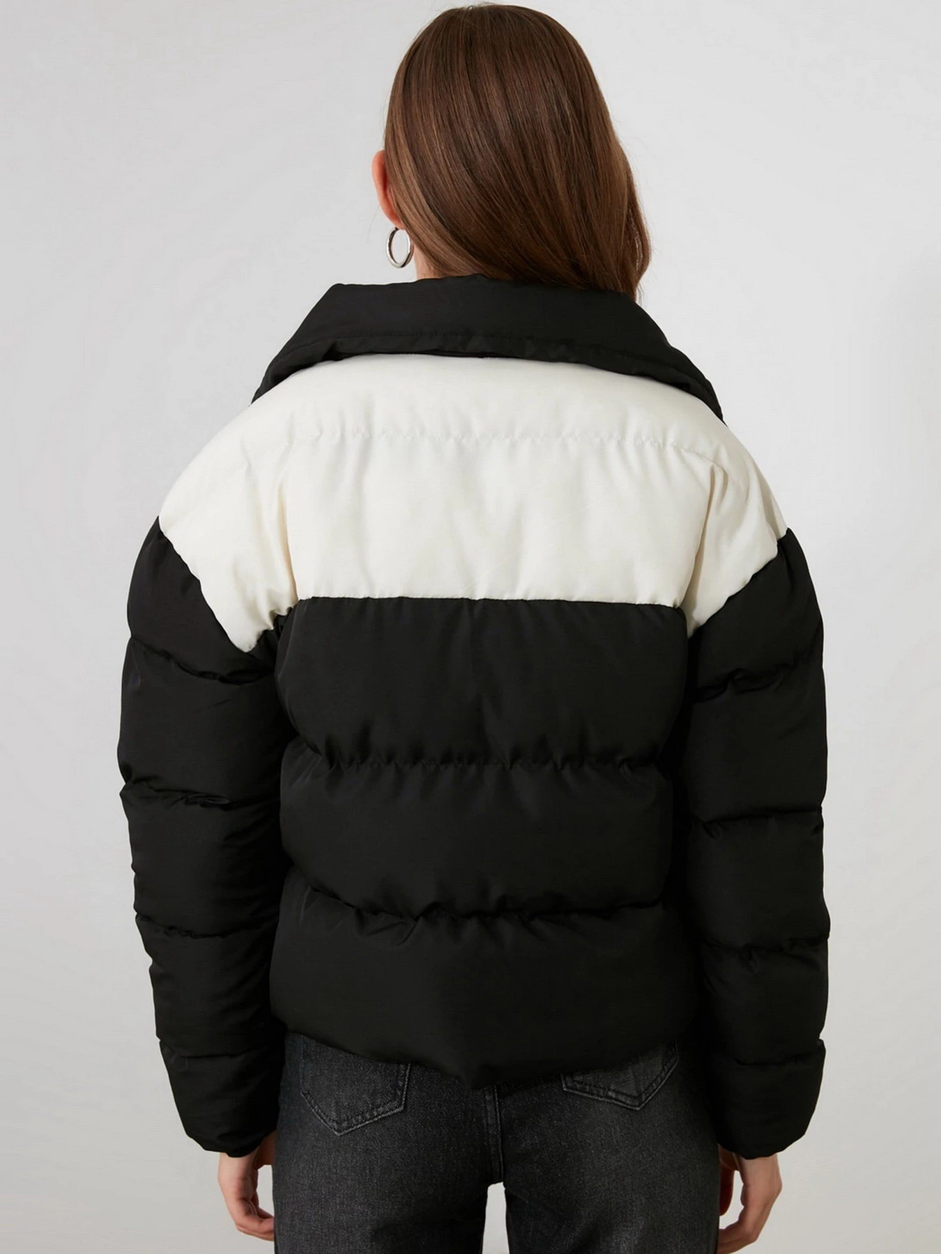 Куртки и дубленки Trendyol модель TWOAW21MO0052/Siyah Куртки и дубленки Trendyol модель TWOAW21MO0052/Siyah Фото