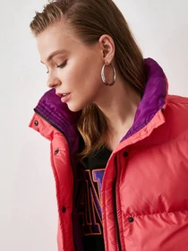 Куртки и дубленки Trendyol модель TWOAW21MO0065/Pembe Фото