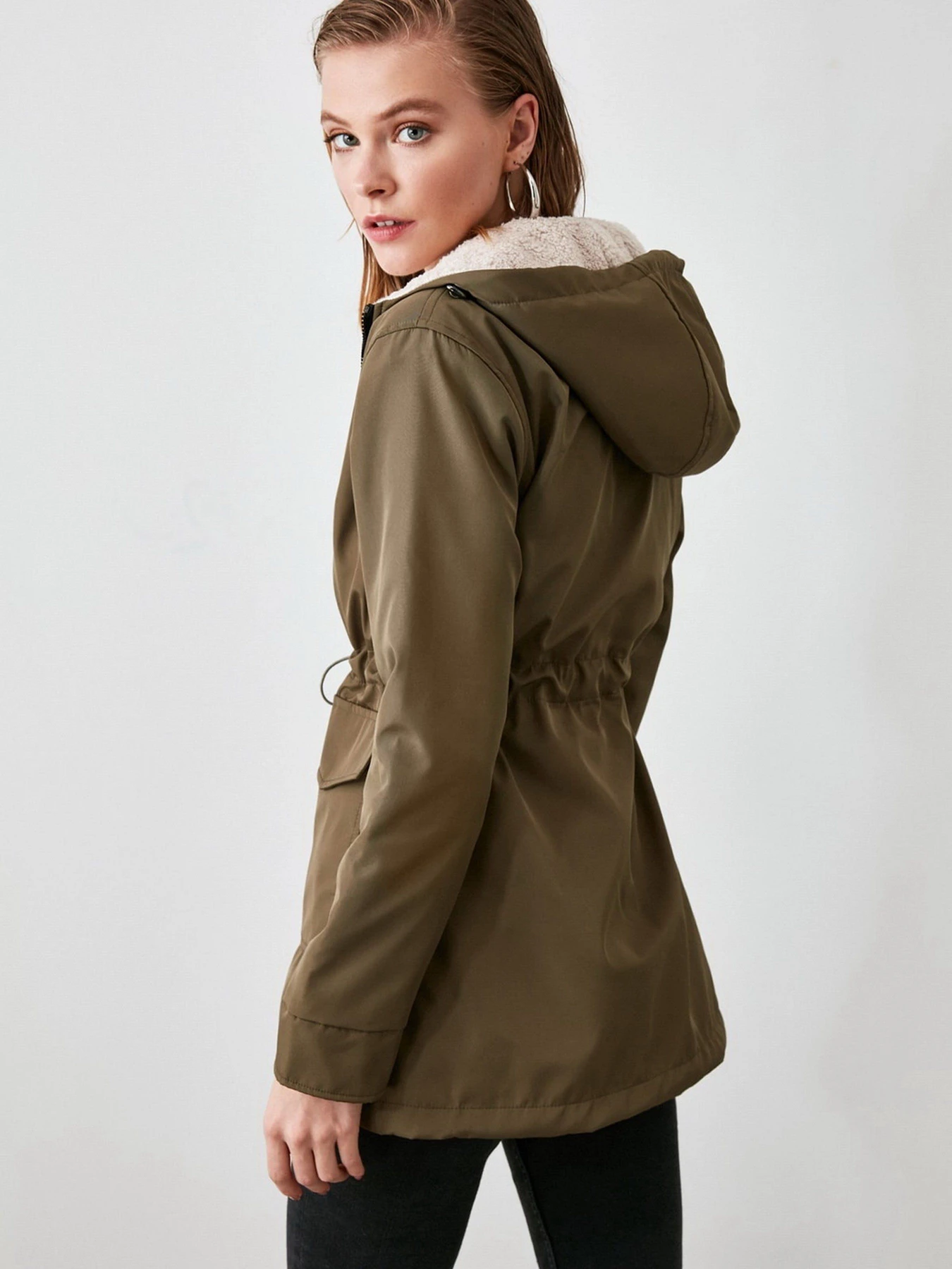 Куртки и дубленки Trendyol модель TWOAW21KB0065/Haki Куртки и дубленки Trendyol модель TWOAW21KB0065/Haki Фото