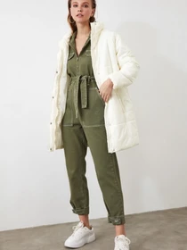 Куртки и дубленки Trendyol модель TWOAW21MO0054/Ekru Фото