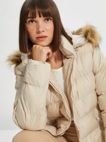 Куртки и дубленки Trendyol модель TWOAW22MO0275/Bej Фото