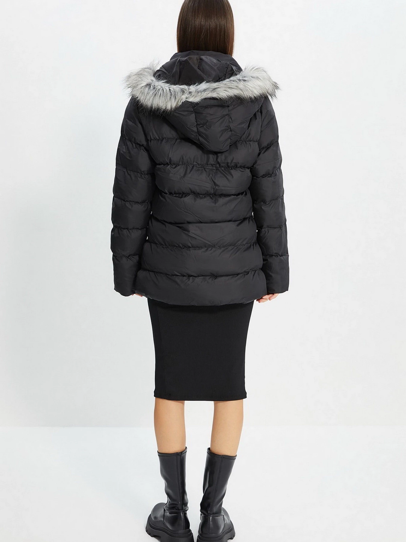 Куртки и дубленки Trendyol модель TWOAW22MO0275/Siyah Куртки и дубленки Trendyol модель TWOAW22MO0275/Siyah Фото