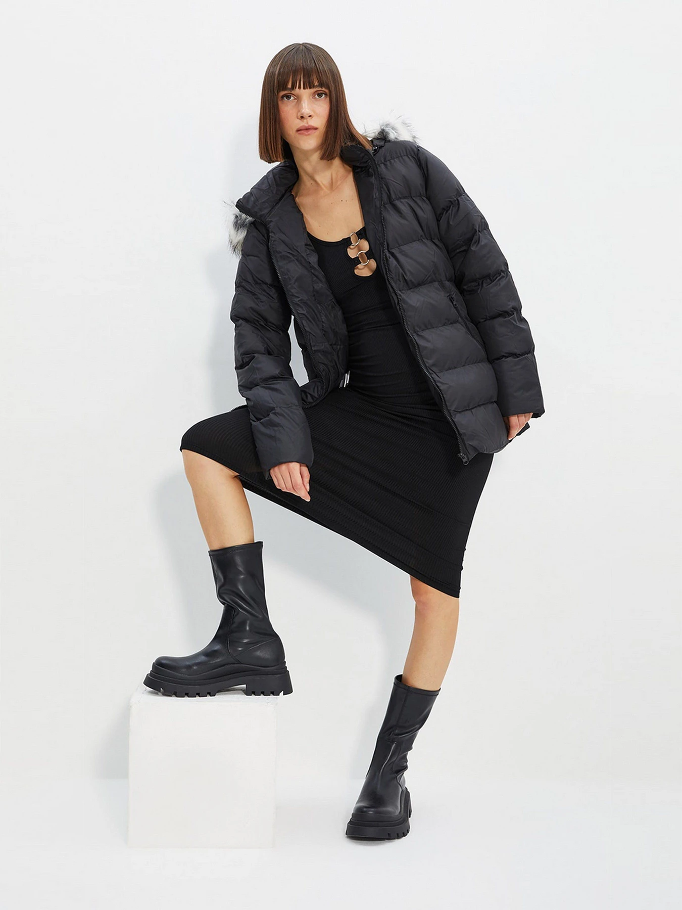 Куртки и дубленки Trendyol модель TWOAW22MO0275/Siyah Куртки и дубленки Trendyol модель TWOAW22MO0275/Siyah Фото