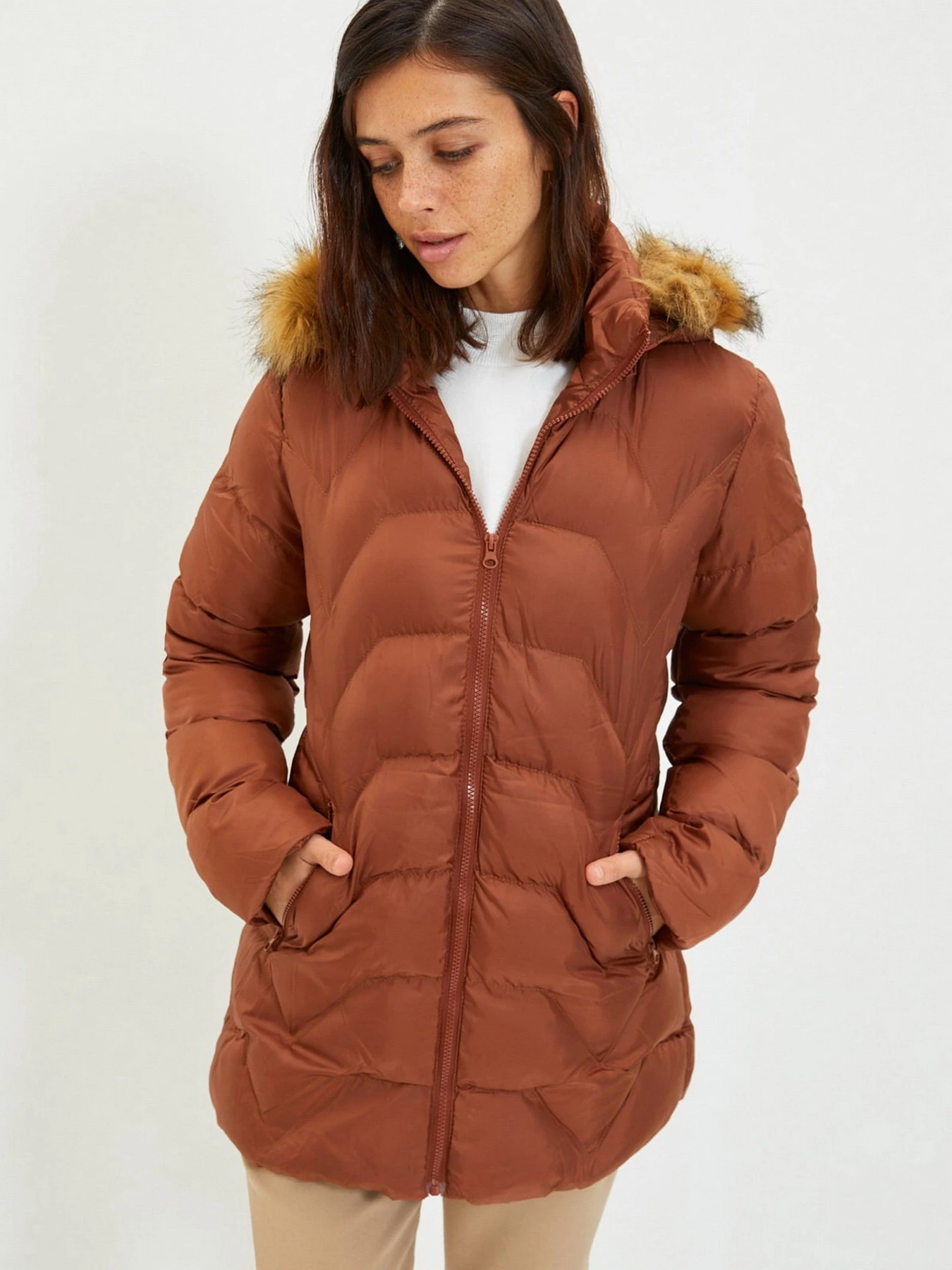 Куртки и дубленки Trendyol модель TWOAW22MO0582/Kahverengi Куртки и дубленки Trendyol модель TWOAW22MO0582/Kahverengi Фото