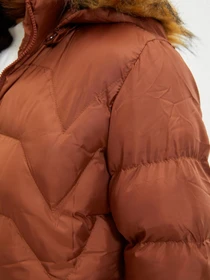 Куртки и дубленки Trendyol модель TWOAW22MO0582/Kahverengi Фото