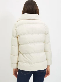 Куртки и дубленки Trendyol модель TWOAW22MO0402/Ekru Фото