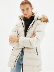Куртки и дубленки Trendyol модель TWOAW22MO0574/Bej Фото