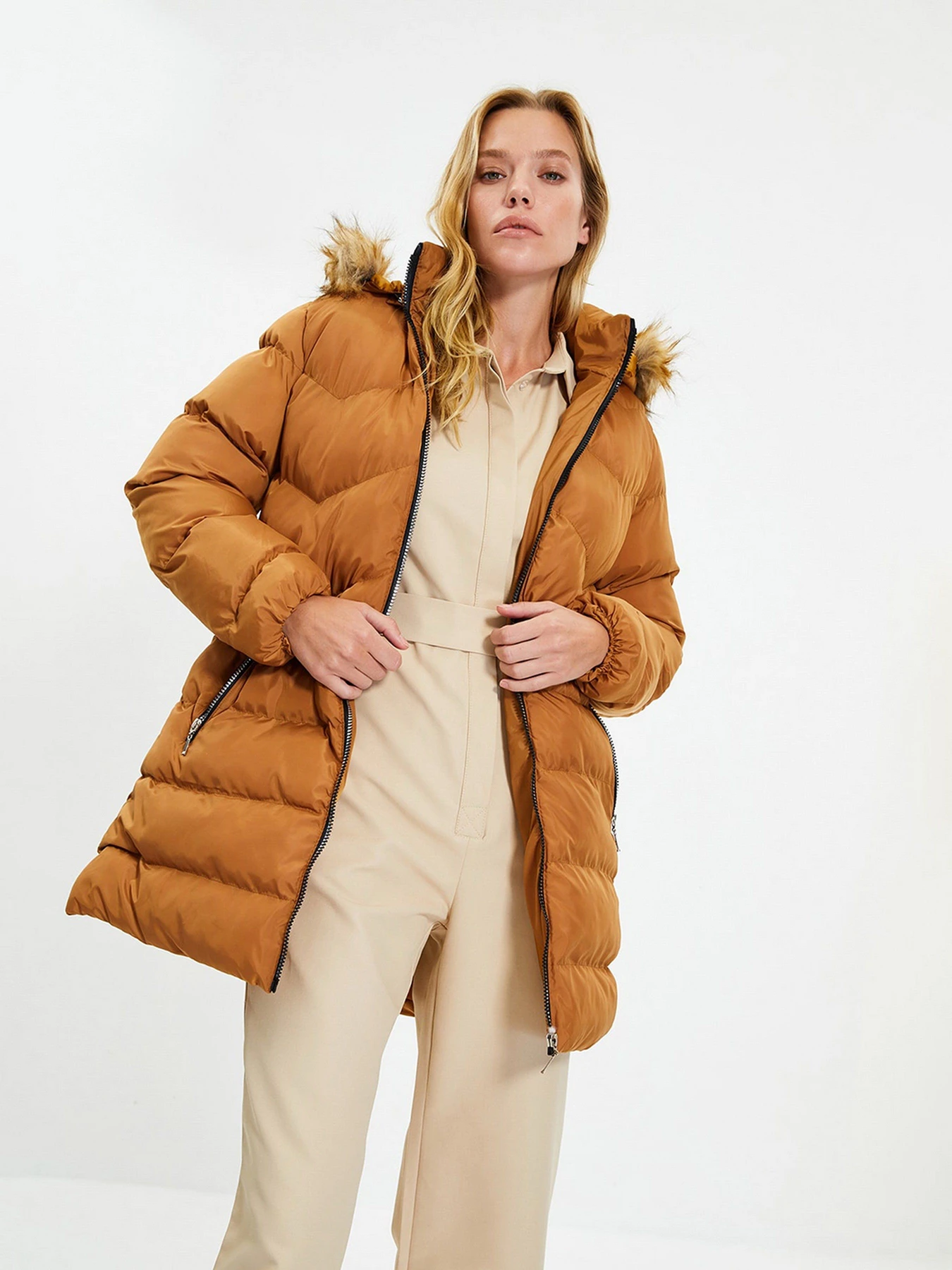 Куртки и дубленки Trendyol модель TWOAW22MO0574/Camel Куртки и дубленки Trendyol модель TWOAW22MO0574/Camel Фото