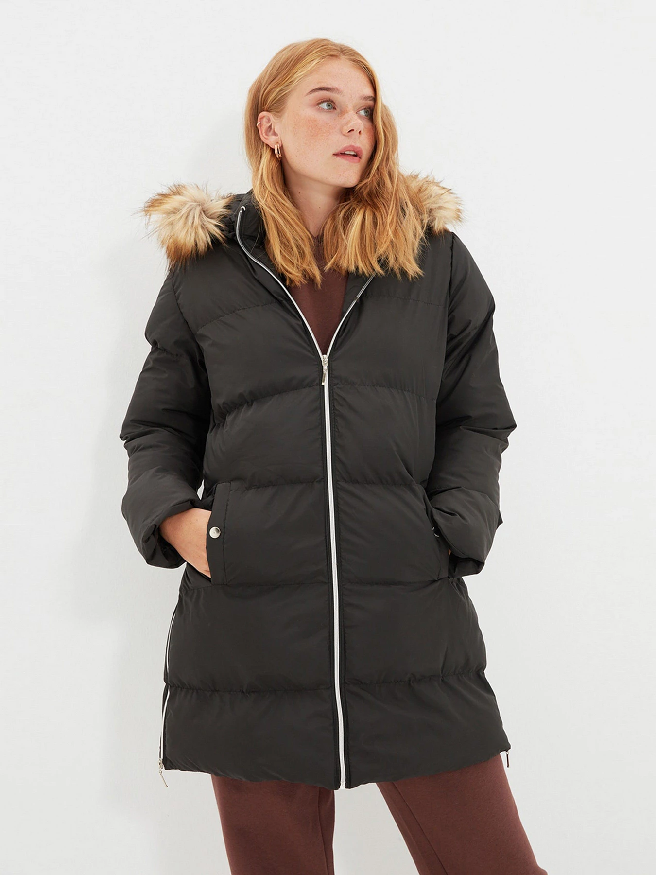 Куртки и дубленки Trendyol модель TWOAW22MO0313/Siyah Куртки и дубленки Trendyol модель TWOAW22MO0313/Siyah Фото