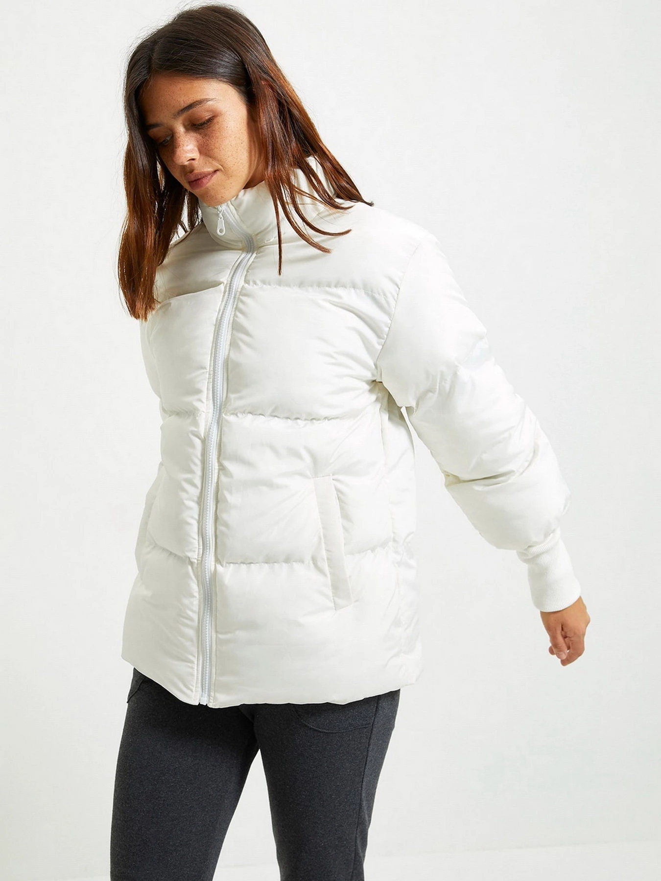Куртки и дубленки Trendyol модель TWOAW22MO0002/Tas Фото