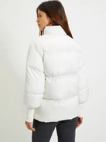 Куртки и дубленки Trendyol модель TWOAW22MO0002/Tas Фото