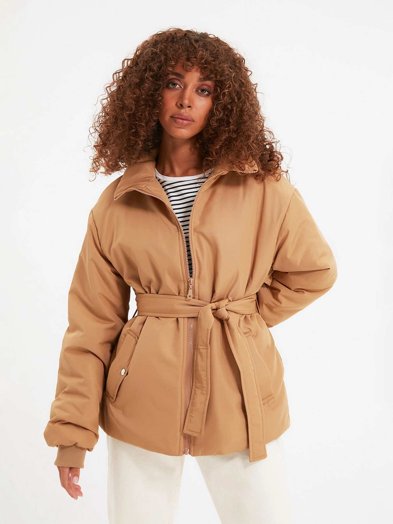 Куртки и дубленки Trendyol модель TWOAW22MO0067/Camel Фото