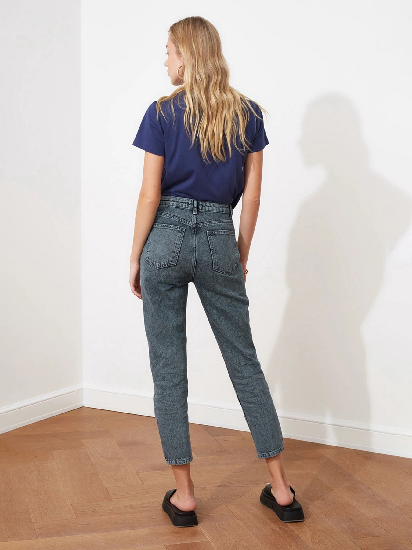 Джинси Trendyol Mom модель TWOAW20JE0180/Antrasit Фото