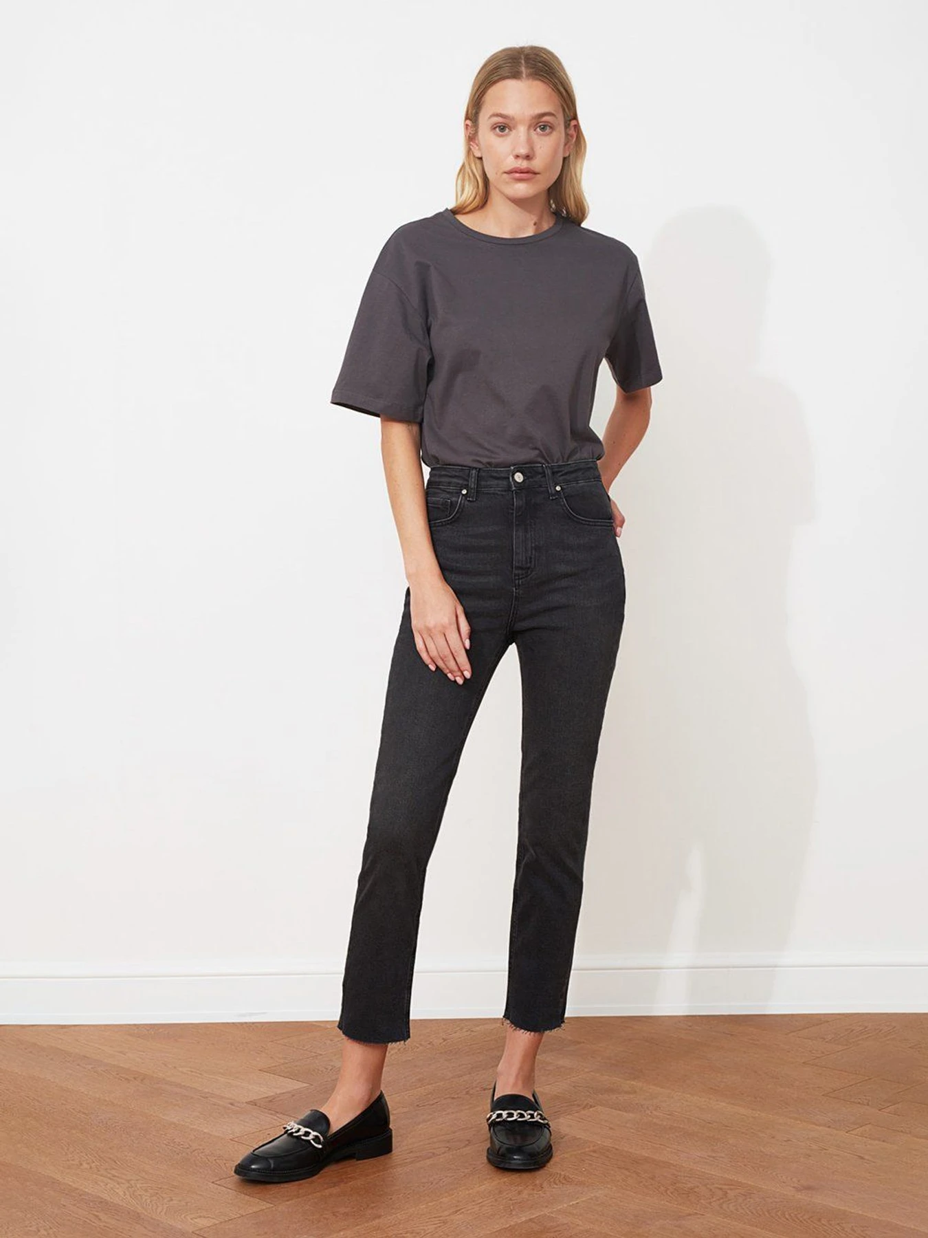 Джинси Trendyol Slim модель TWOSS21JE0014/Siyah Фото