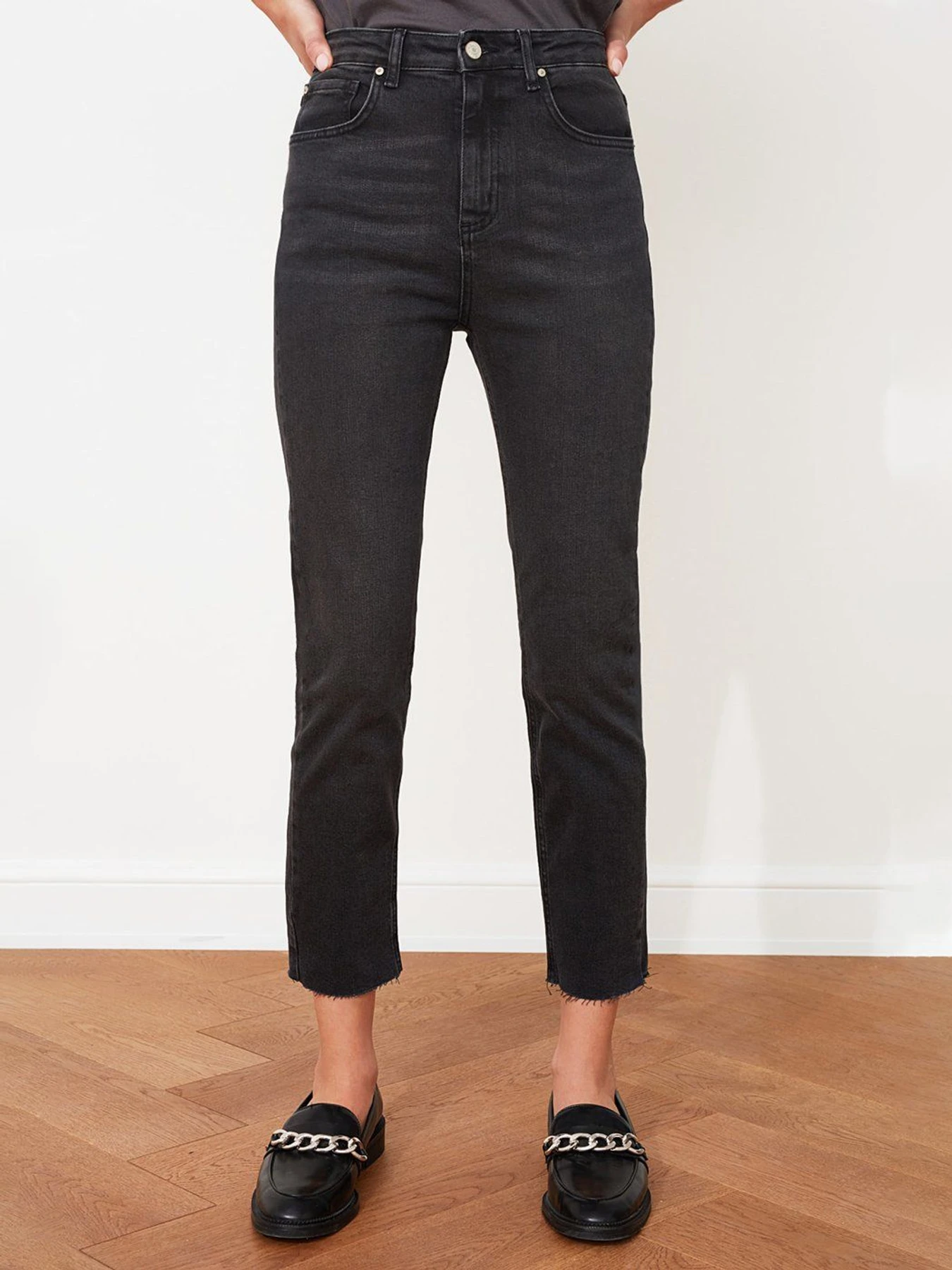 Джинси Trendyol Slim модель TWOSS21JE0014/Siyah Фото