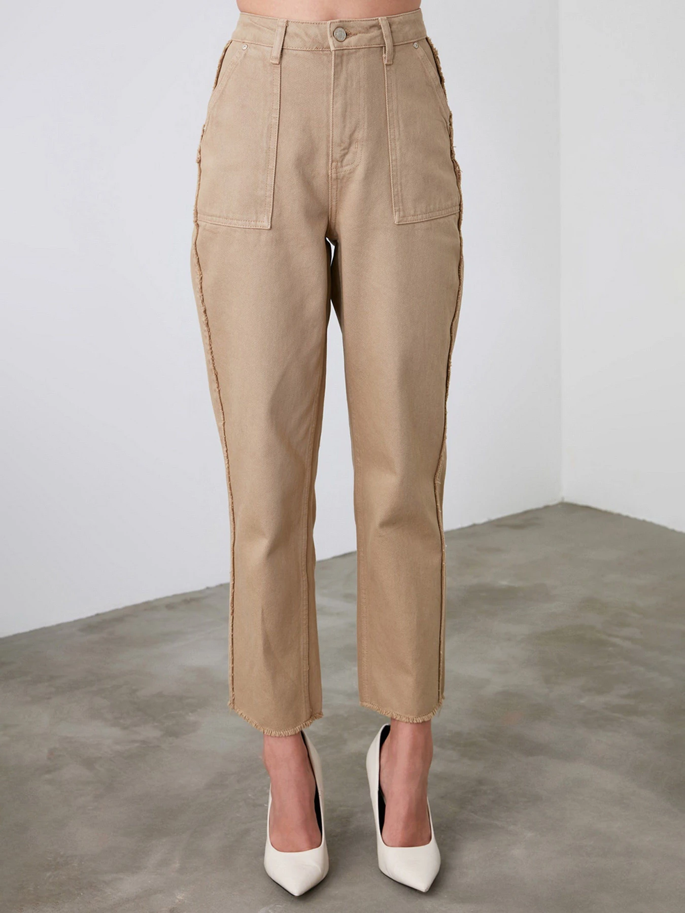 Джинси Trendyol Straight модель TWOAW21JE0072/Camel Фото