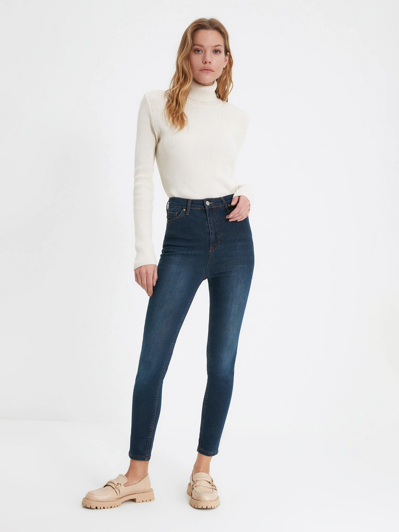 Джинсы Trendyol Skinny модель TWOAW22JE1251/Lacivert Фото