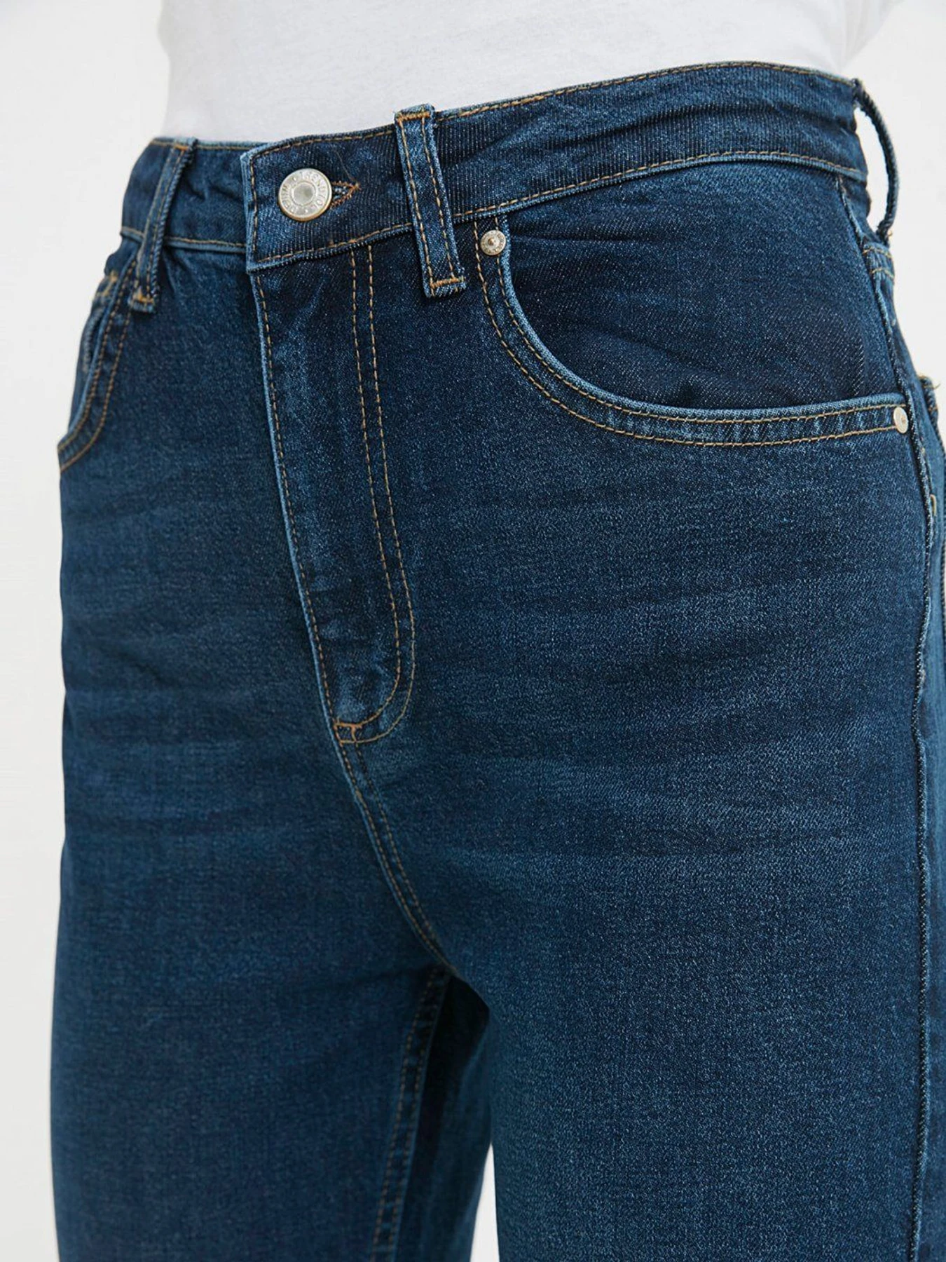 Джинсы Trendyol Skinny модель TWOAW22JE1291/Lacivert Фото