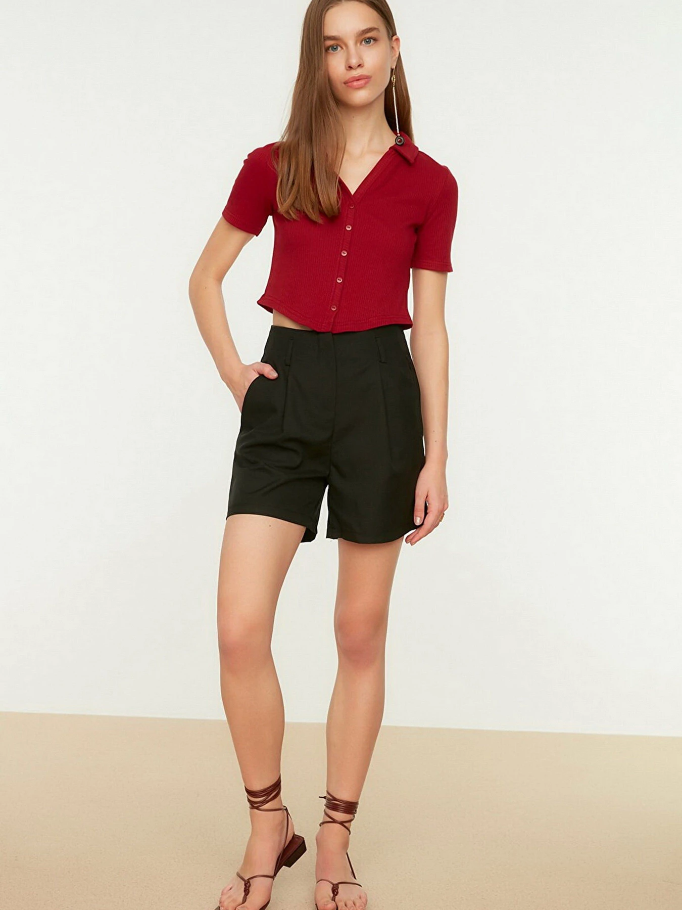 Шорты Trendyol модель TWOSS22SR0013/Siyah Фото