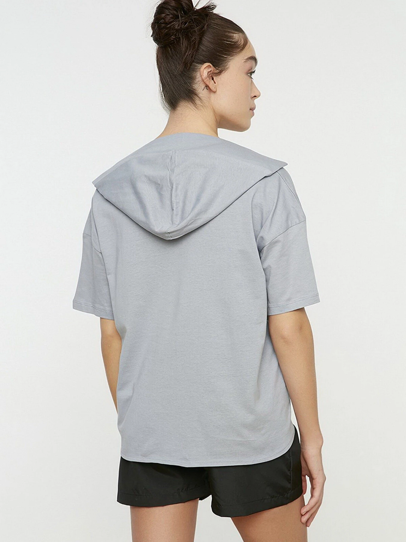 Футболки и поло Trendyol модель TWOSS22TS0239/Gri Футболки и поло Trendyol модель TWOSS22TS0239/Gri Фото