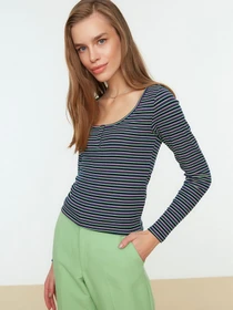 Худи и свитшоты Trendyol модель TWOSS22BZ0689/Lacivert Фото