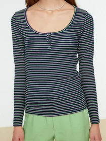 Худи и свитшоты Trendyol модель TWOSS22BZ0689/Lacivert Фото