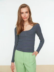Худи и свитшоты Trendyol модель TWOSS22BZ0689/Lacivert Фото