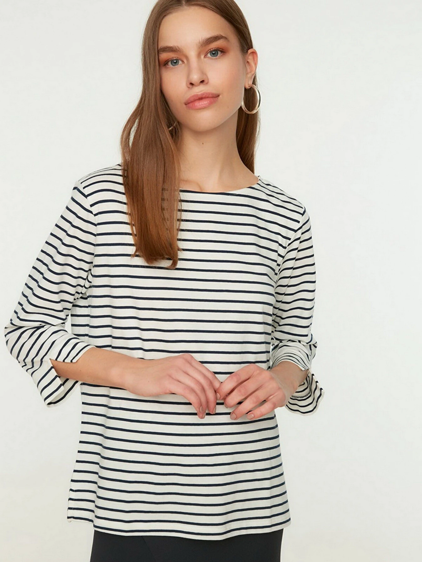 Худи и свитшоты Trendyol модель TWOSS22BZ0691/Beyaz Худи и свитшоты Trendyol модель TWOSS22BZ0691/Beyaz Фото