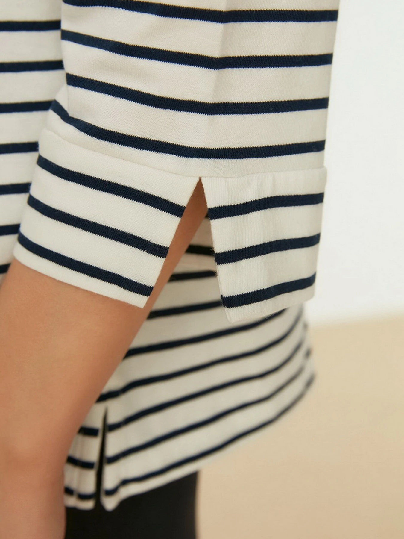 Худи и свитшоты Trendyol модель TWOSS22BZ0691/Beyaz Худи и свитшоты Trendyol модель TWOSS22BZ0691/Beyaz Фото