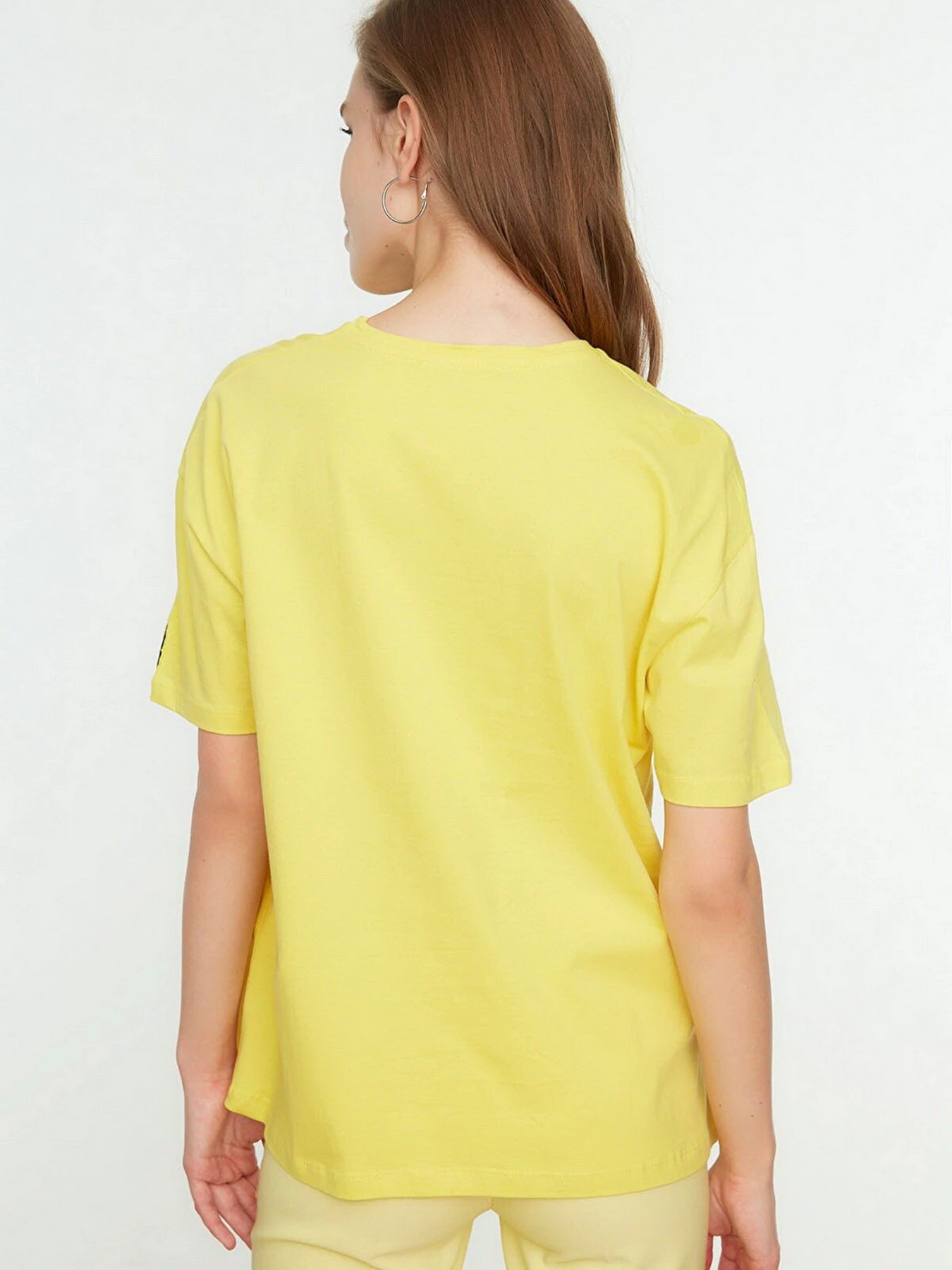Футболки и поло Trendyol модель TWOSS22TS0650/Sari Футболки и поло Trendyol модель TWOSS22TS0650/Sari Фото