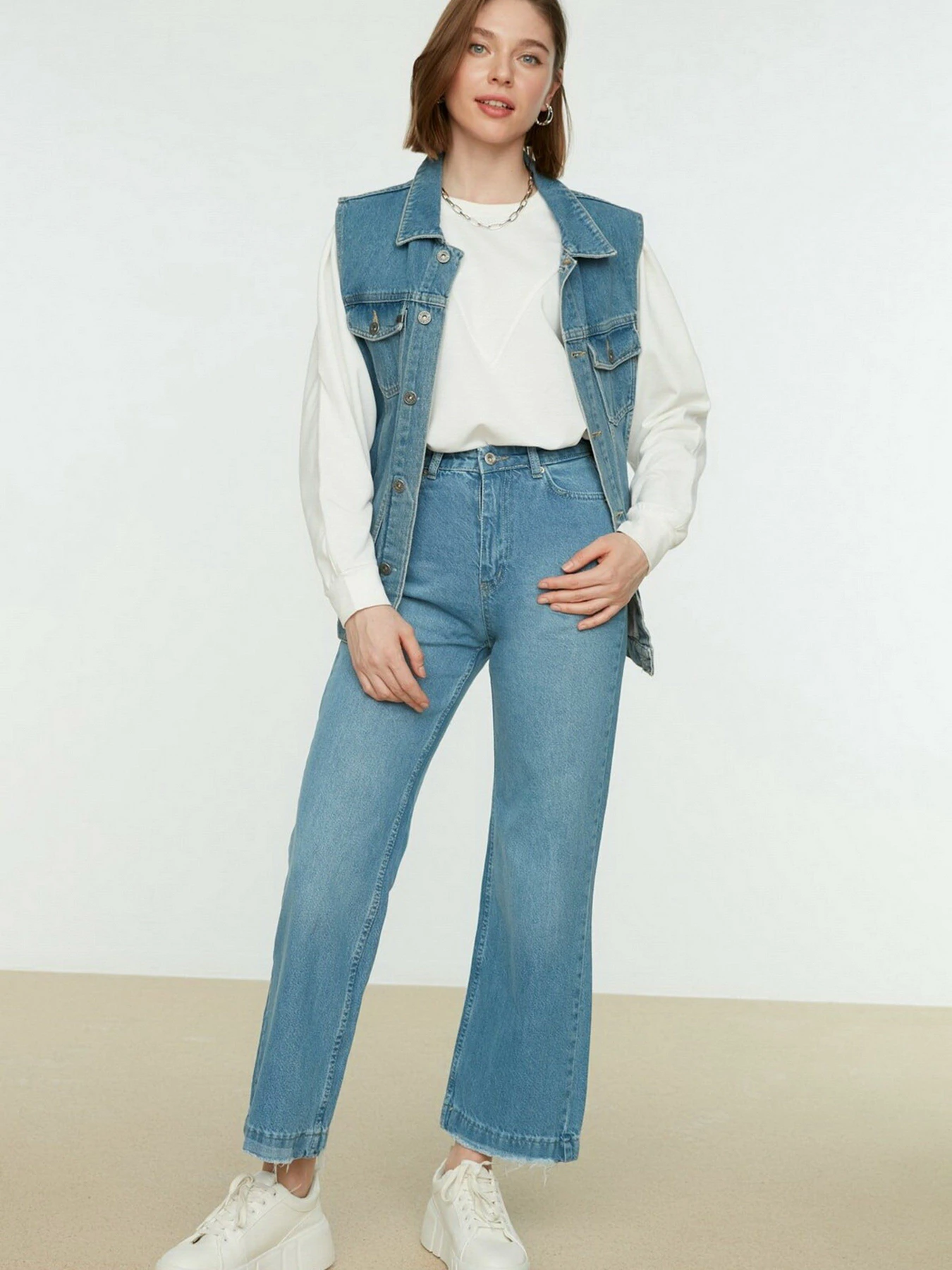 Джинси Trendyol Frayed Straight модель TCTSS22JE0044/Indigo Фото