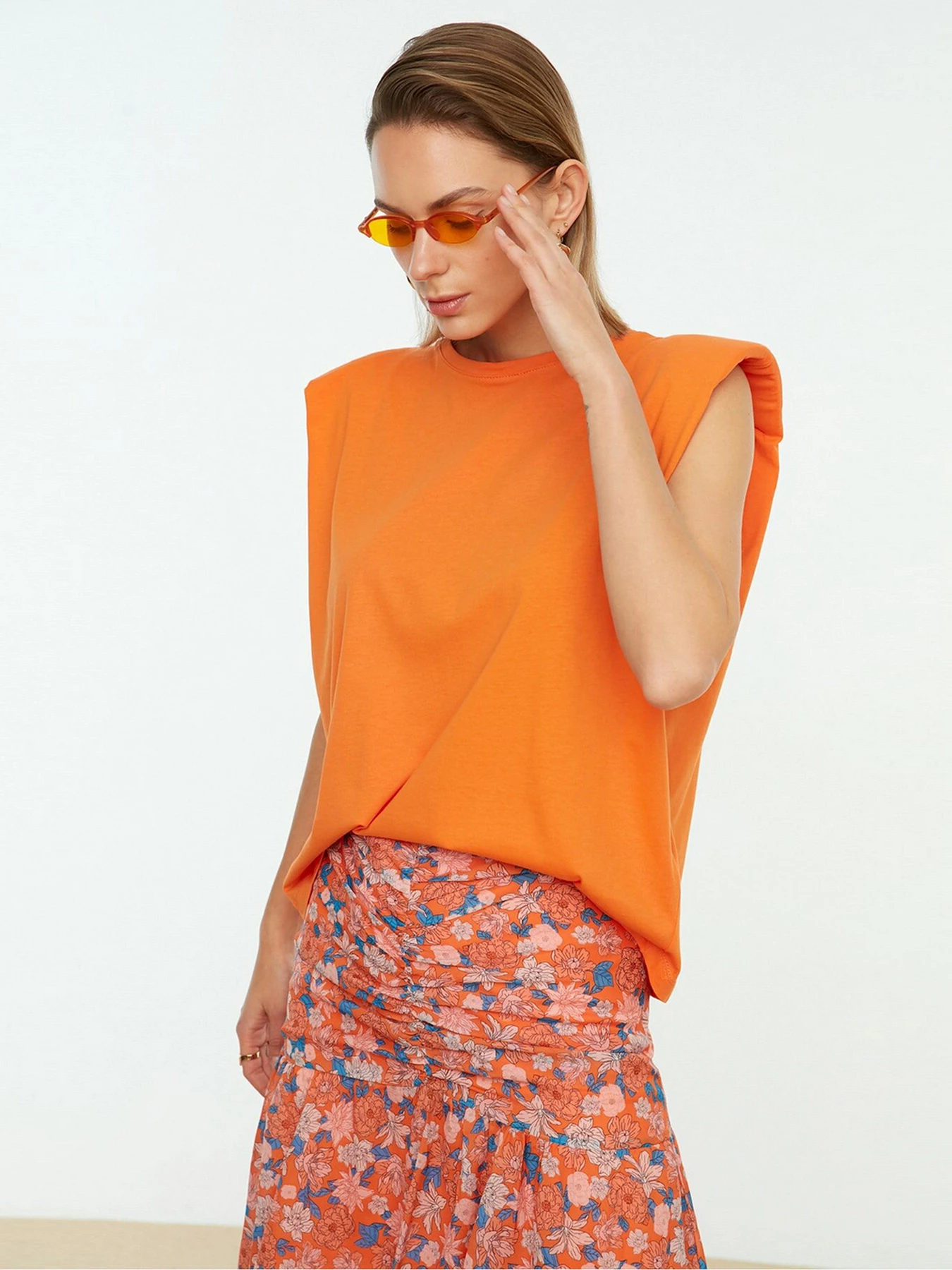 Футболки и поло Trendyol модель TWOSS20TS0866/Turuncu Фото