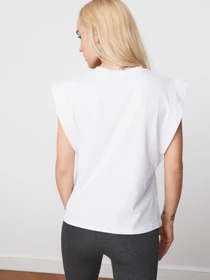 Футболки и поло Trendyol модель TWOSS20TS0021/Beyaz Фото