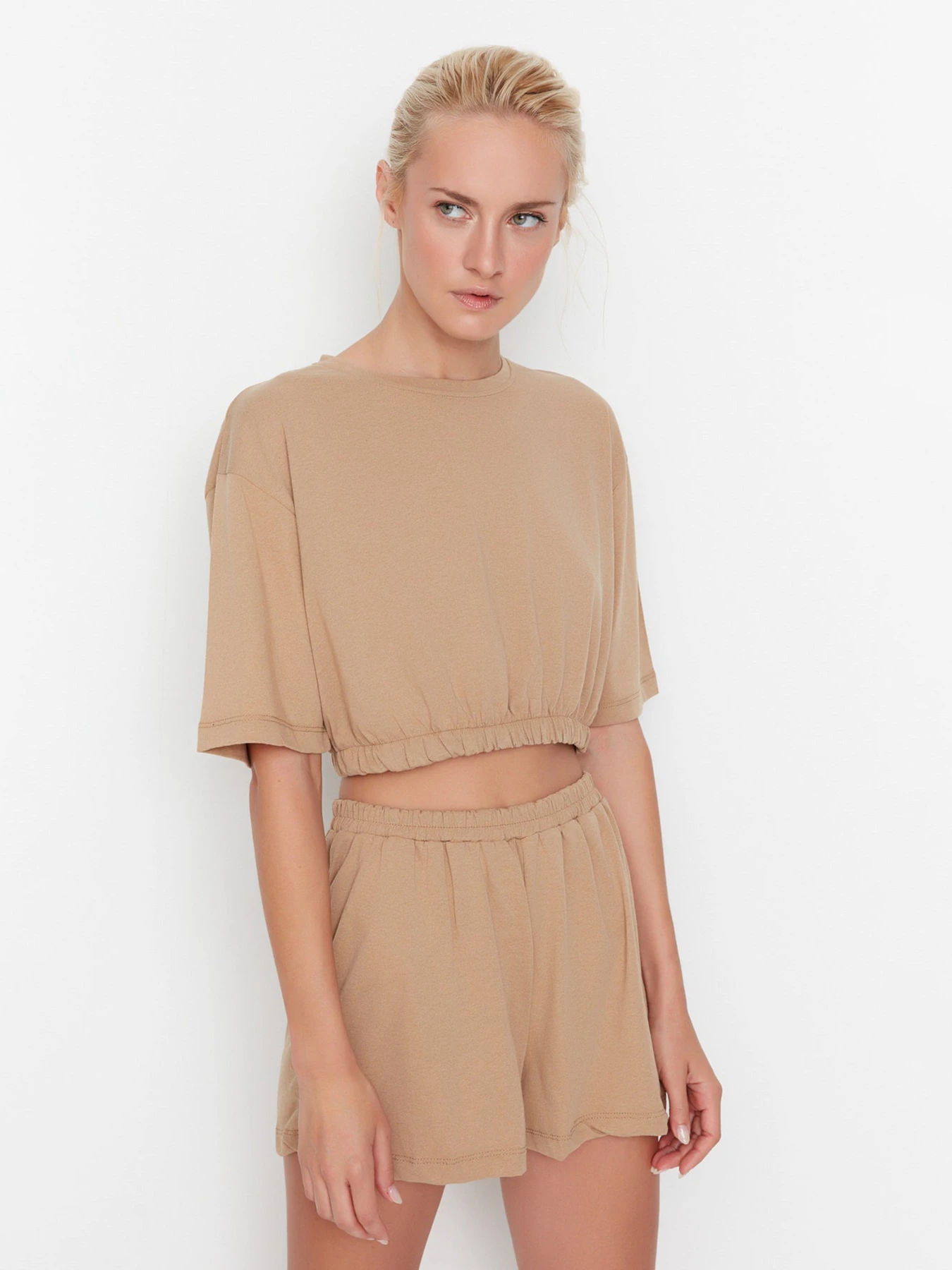 Костюмы Trendyol модель THMSS22AU0181/Bej Костюмы Trendyol модель THMSS22AU0181/Bej Фото