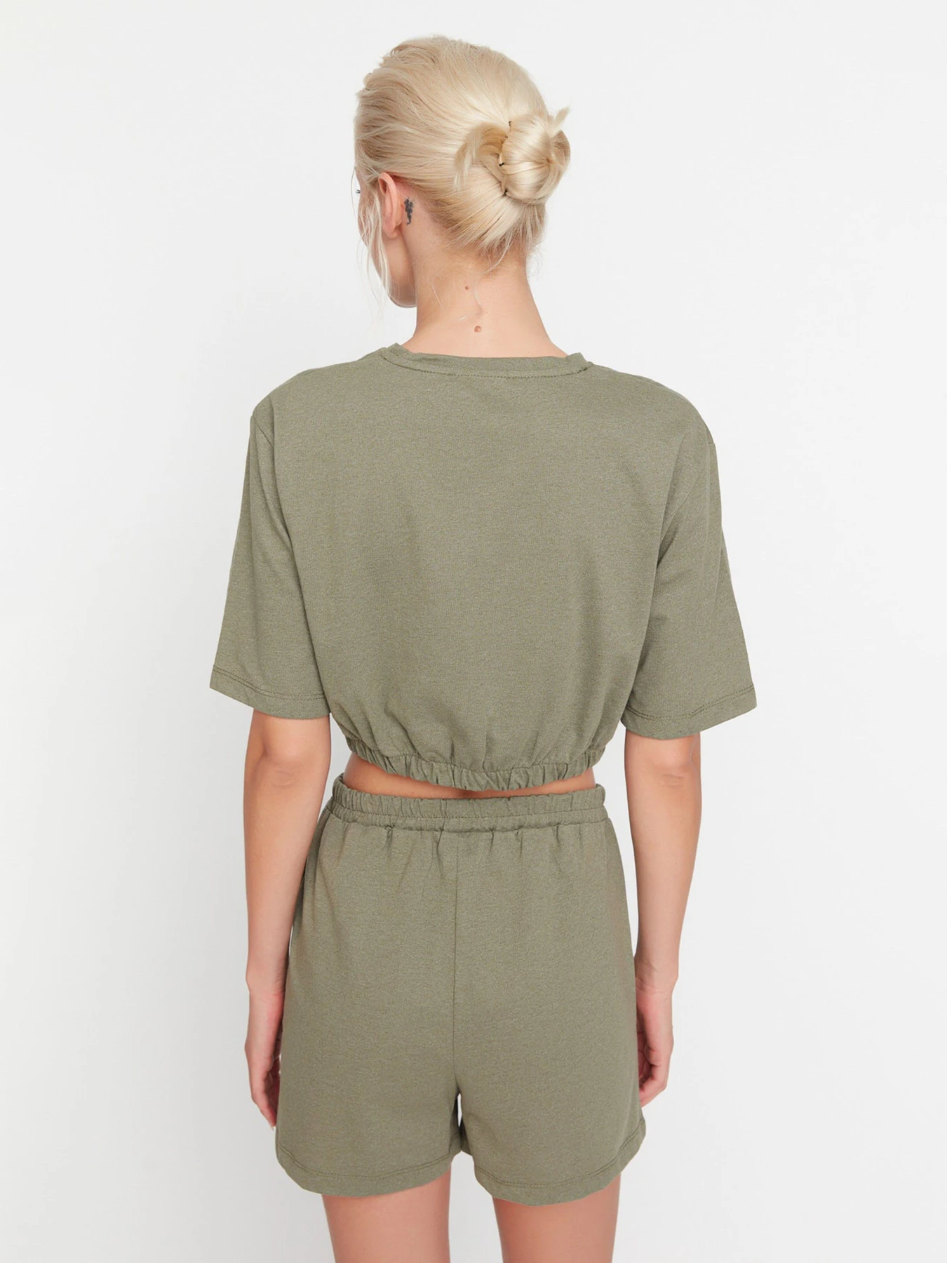 Костюмы Trendyol модель THMSS22AU0181/Yesil Костюмы Trendyol модель THMSS22AU0181/Yesil Фото