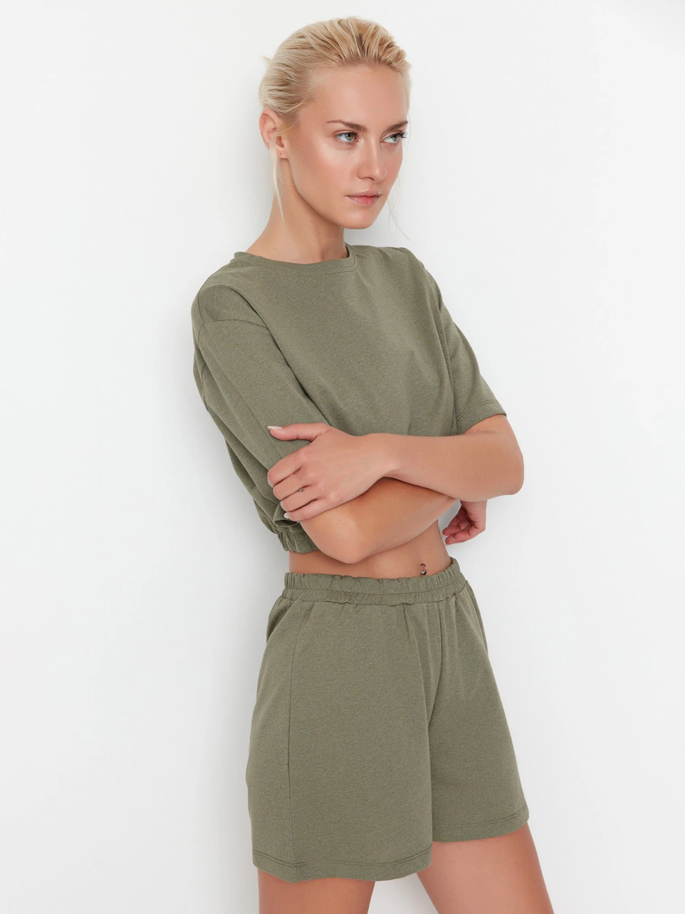Костюмы Trendyol модель THMSS22AU0181/Yesil Костюмы Trendyol модель THMSS22AU0181/Yesil Фото