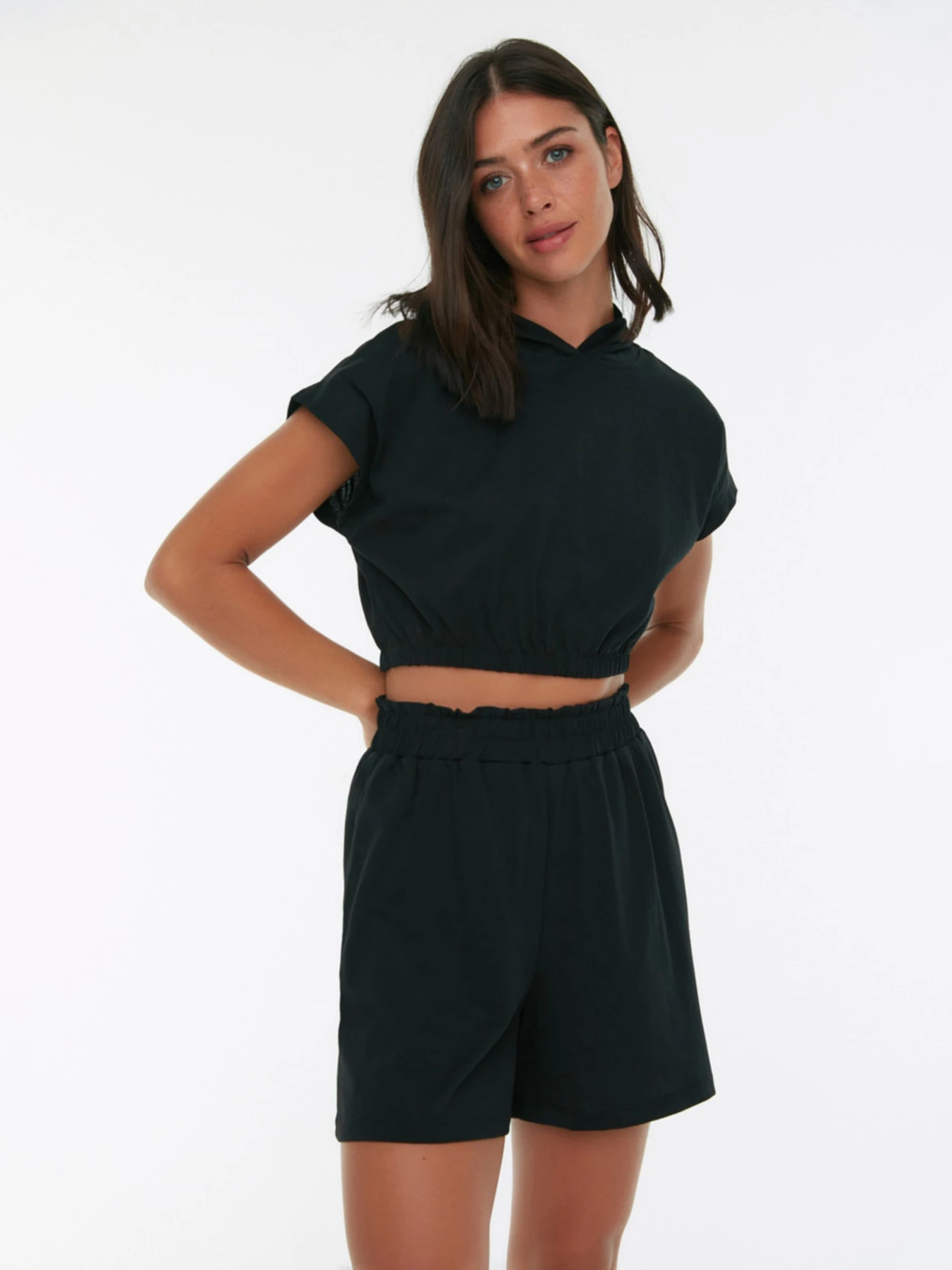 Костюмы Trendyol модель THMSS22SR0544/Siyah Костюмы Trendyol модель THMSS22SR0544/Siyah Фото