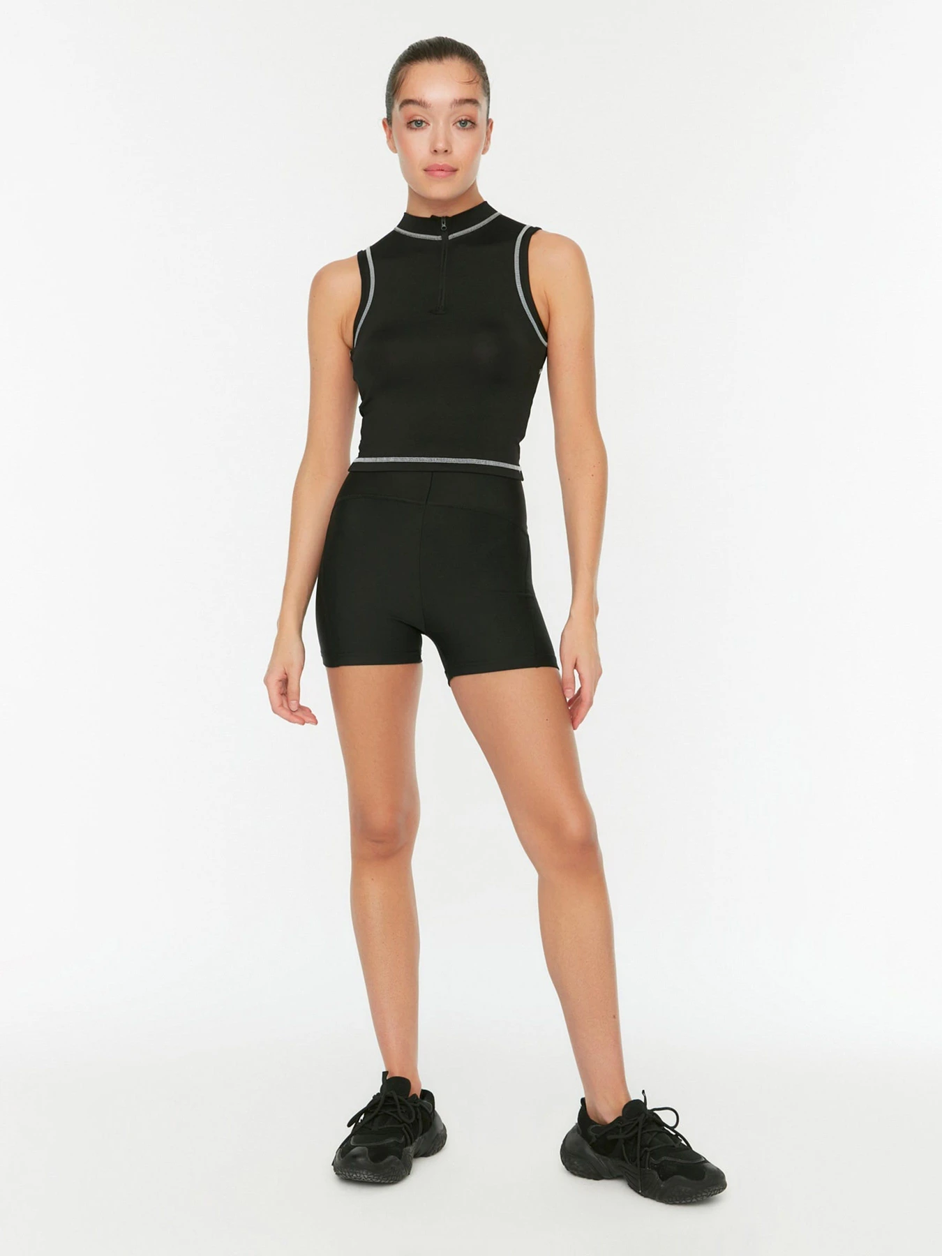 Шорты Trendyol модель TWOSS21SR0545/Siyah Фото