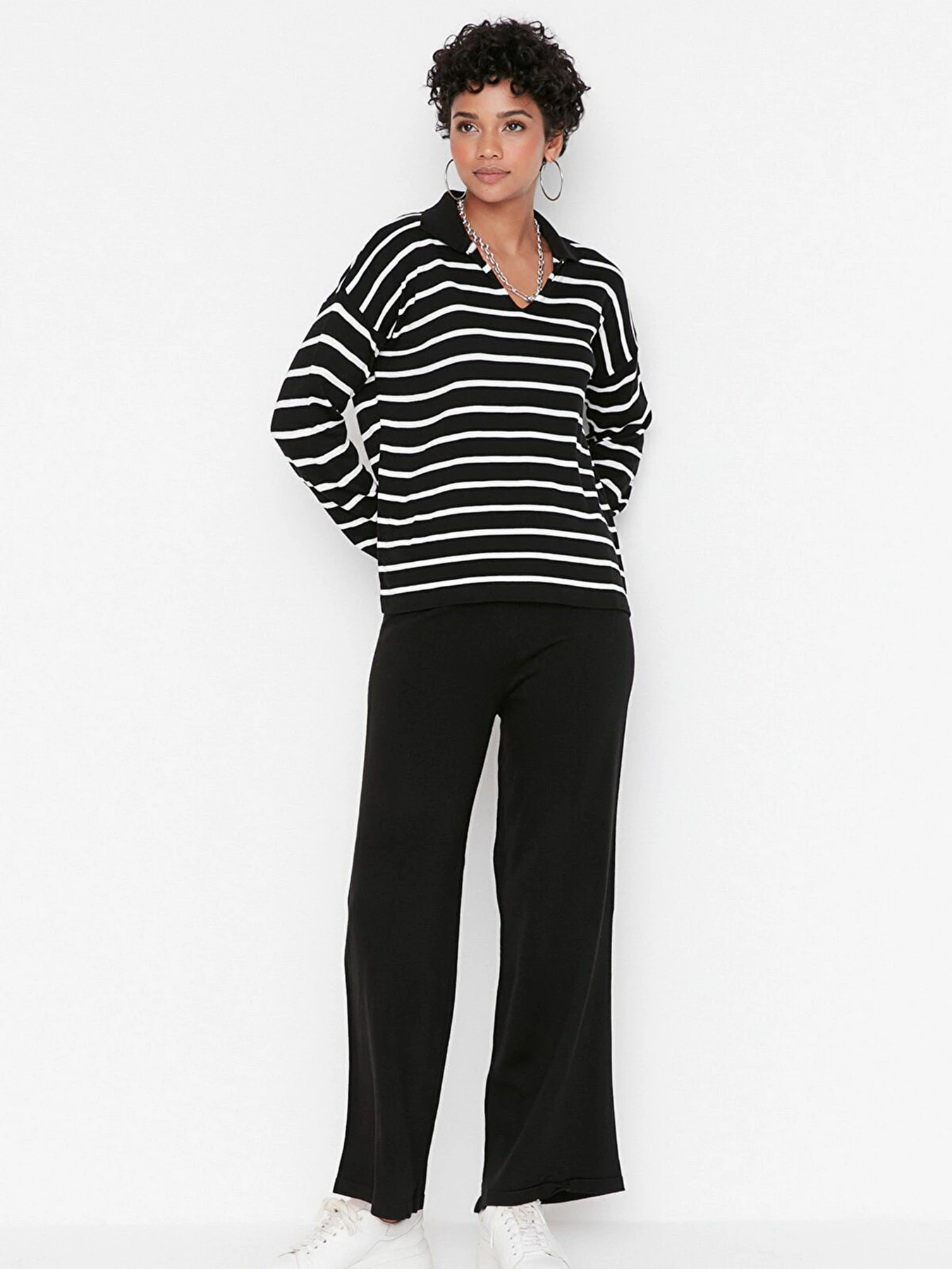Костюмы Trendyol модель TWOAW23AU00166/Siyah Костюмы Trendyol модель TWOAW23AU00166/Siyah Фото