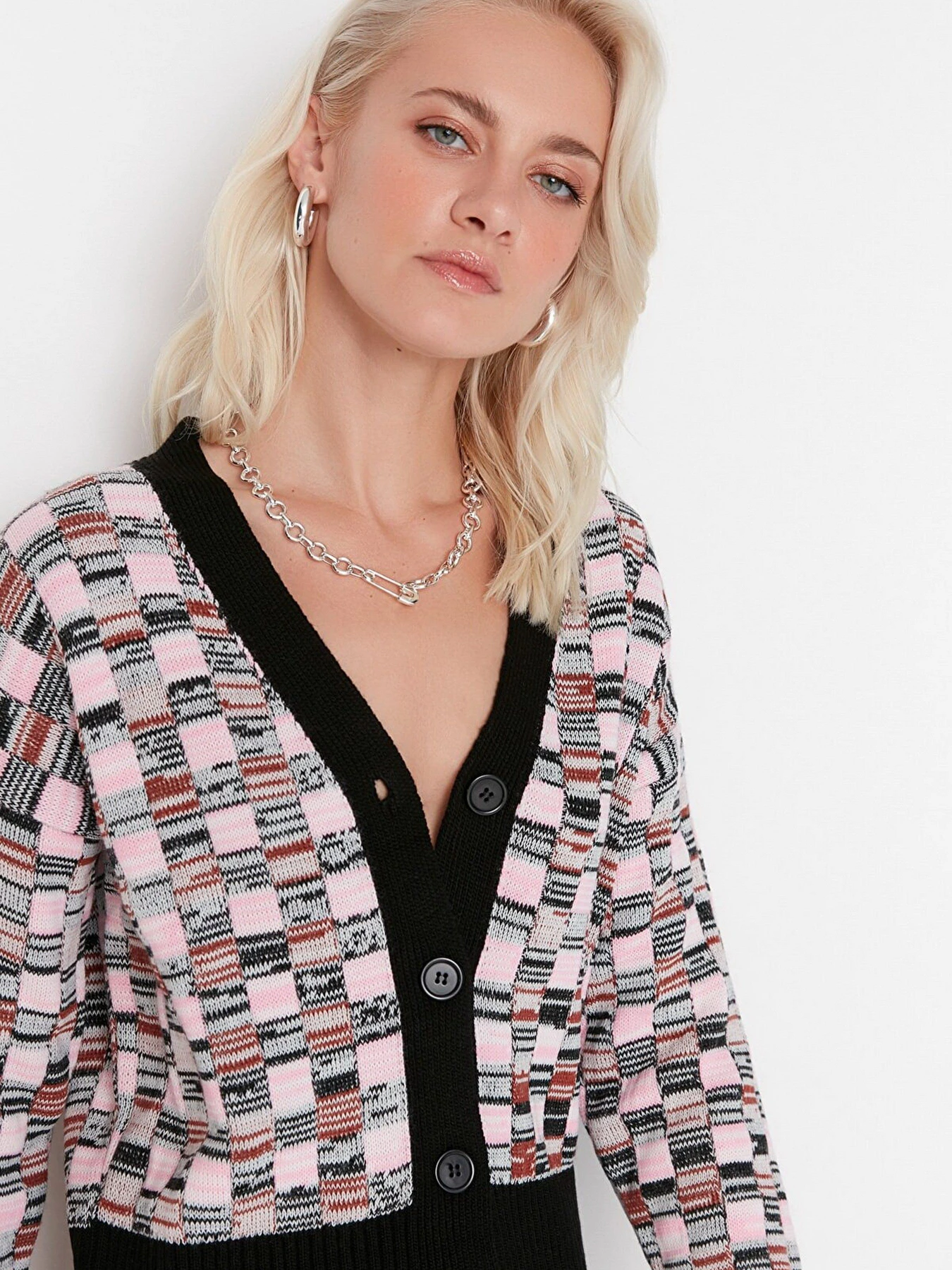 Светри та кардигани Trendyol модель TWOAW23HI00383/Siyah Светри та кардигани Trendyol модель TWOAW23HI00383/Siyah Фото