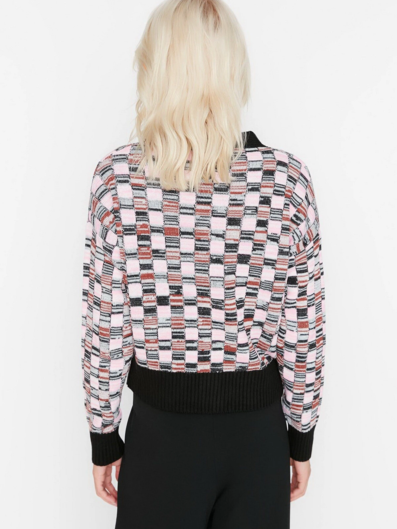 Светри та кардигани Trendyol модель TWOAW23HI00383/Siyah Светри та кардигани Trendyol модель TWOAW23HI00383/Siyah Фото