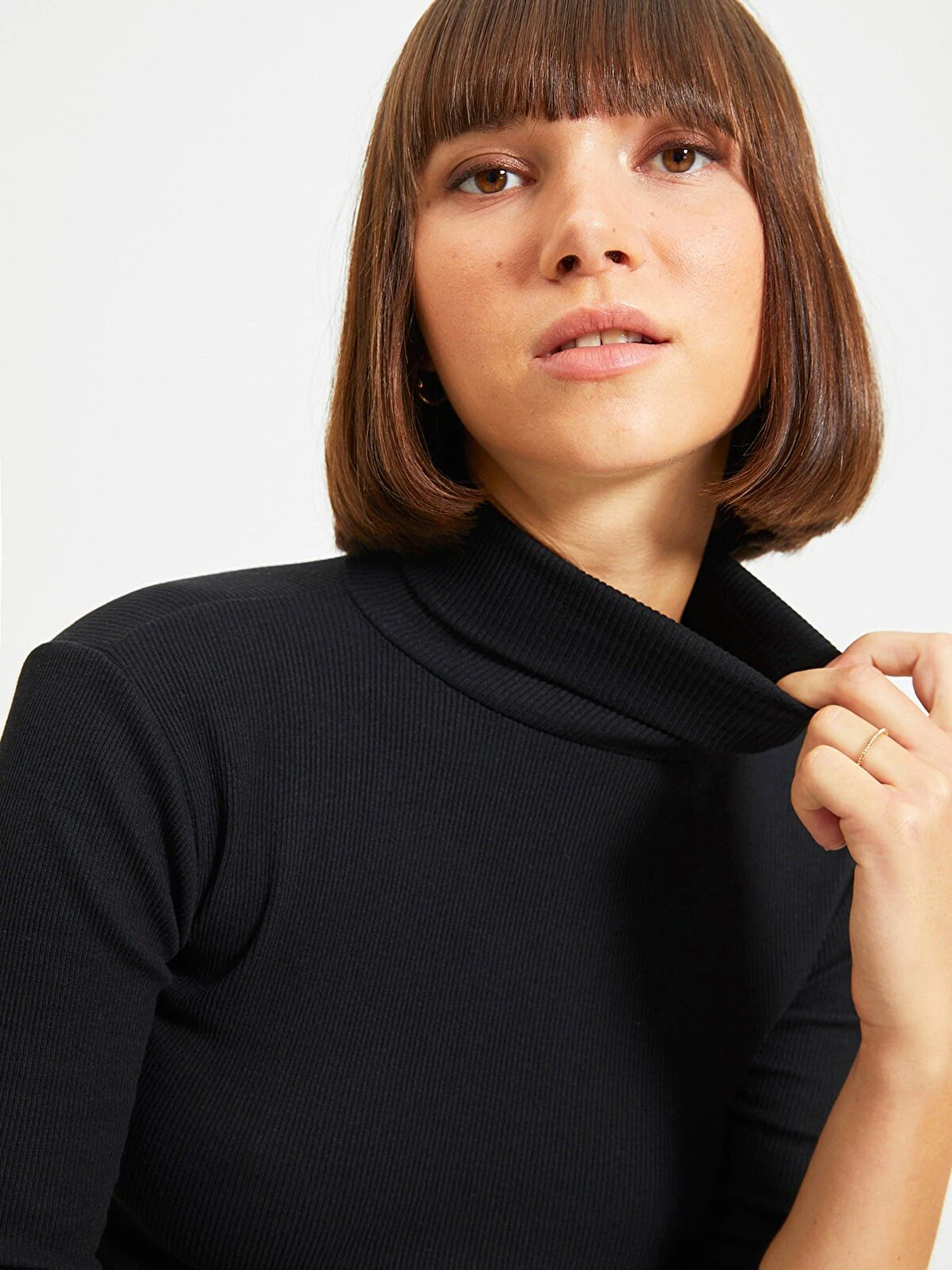 Свитры и кардиганы Trendyol модель TWOAW22BZ0142/Siyah Свитры и кардиганы Trendyol модель TWOAW22BZ0142/Siyah Фото
